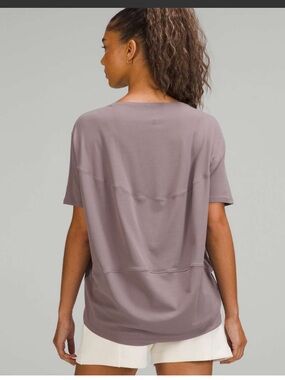 Lululemon • Back in Action Short Sleeve T-Shirt *Nulu • Size 4